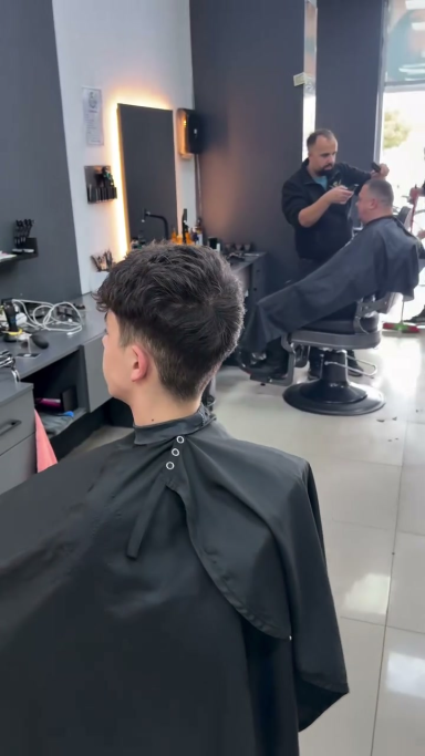 Punë nga Barber Shop Jetoni, pamja 10