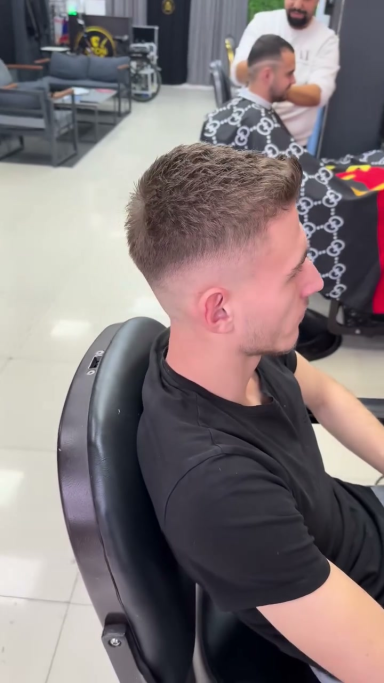 Punë nga Barber Shop Jetoni, pamja 6