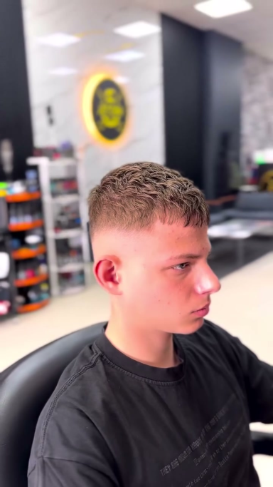 Punë nga Barber Shop Jetoni, pamja 8