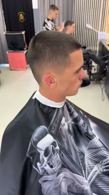 Punë nga Barber Shop Jetoni, pamja 4