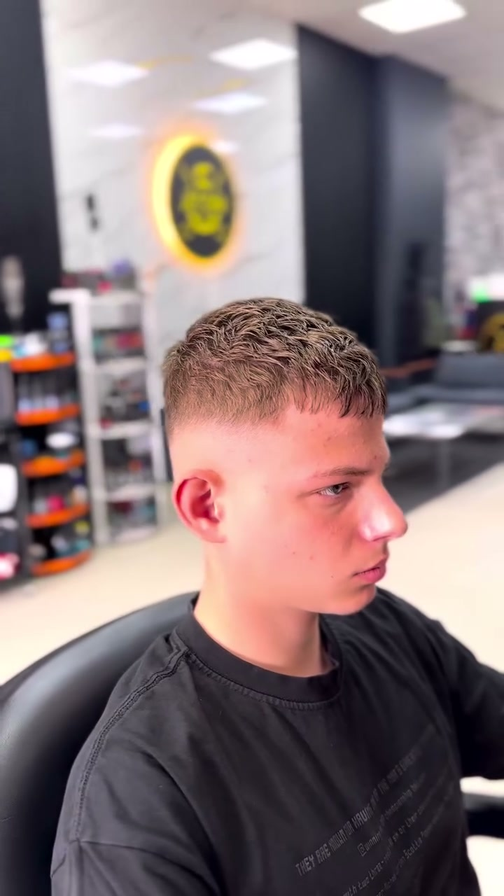 Punë nga Barber Shop Jetoni, pamja 8
